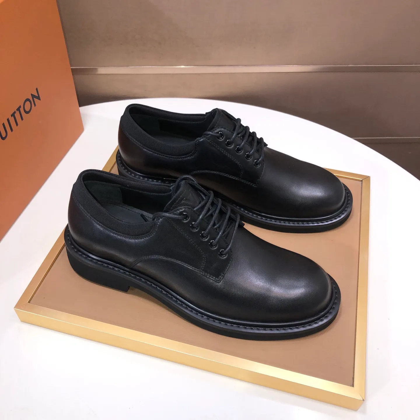 Men's men's shoes 💰660💰[LOUIS VUITTON] (original order) new style 🍀LV Louis Vuitton * - top version of LV classic leather shoes! Made of imported original single cowhide, original leather side strips and wear-resistant rubber outsole! High quality products! Code number 39-44 (38.45 customized)